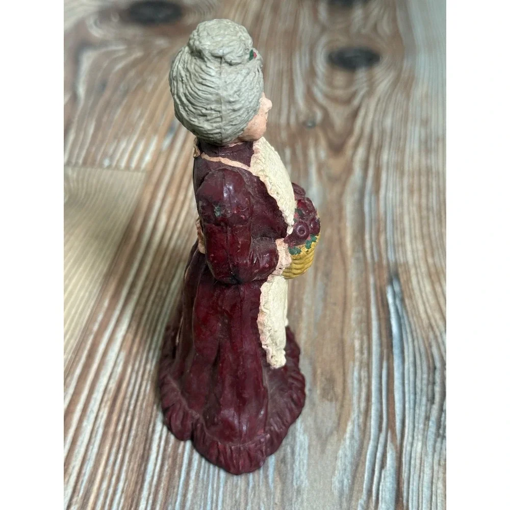 Vintage Mrs. Claus Figure 5